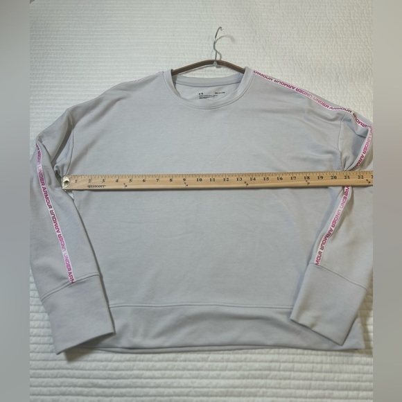 Under Armour Light Gray Sweatshirt w/ Pink Logo Down the Sleeves. Size Small. - Picture 5 of 6